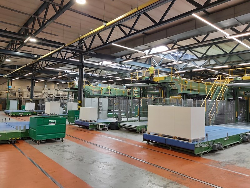 Oldenburger|Fritom is logistiek partner van Pyroll, service-snijcentrum voor de papier- en kartonindustrie in Winschoten.