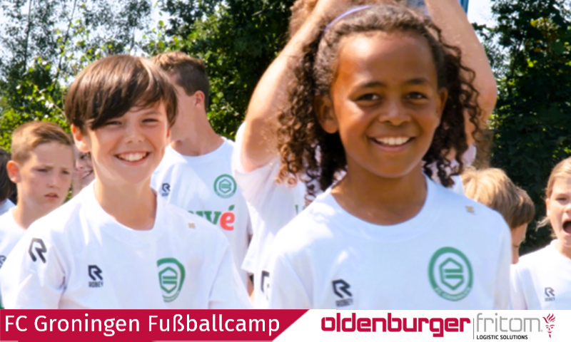 Glückliche Gesichter beim FC Groningen Fußballcamp 2024 in Wildervank, Niederlande.