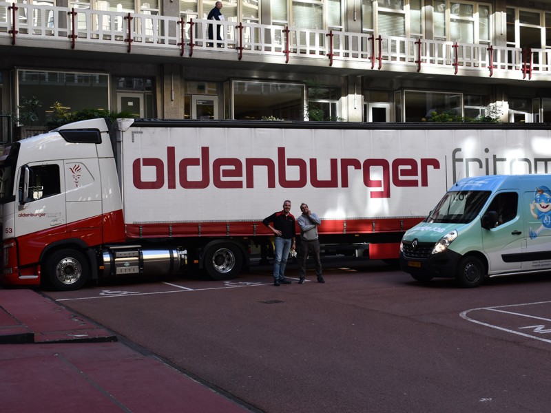 Samenwerking Stichting Jarige Job en Oldenburger|Fritom bij Tour de Loer Rotterdam.