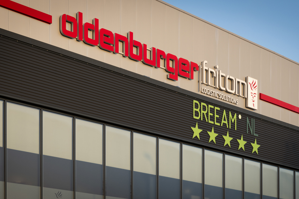 Oldenburger|Fritom has a BREEAM Outstanding distribution center in Veendam with state of the art installations.