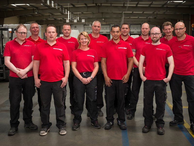 Das Lagerteam des Logistikdienstleisters Oldenburger|Fritom in Veendam, die Niederlande.